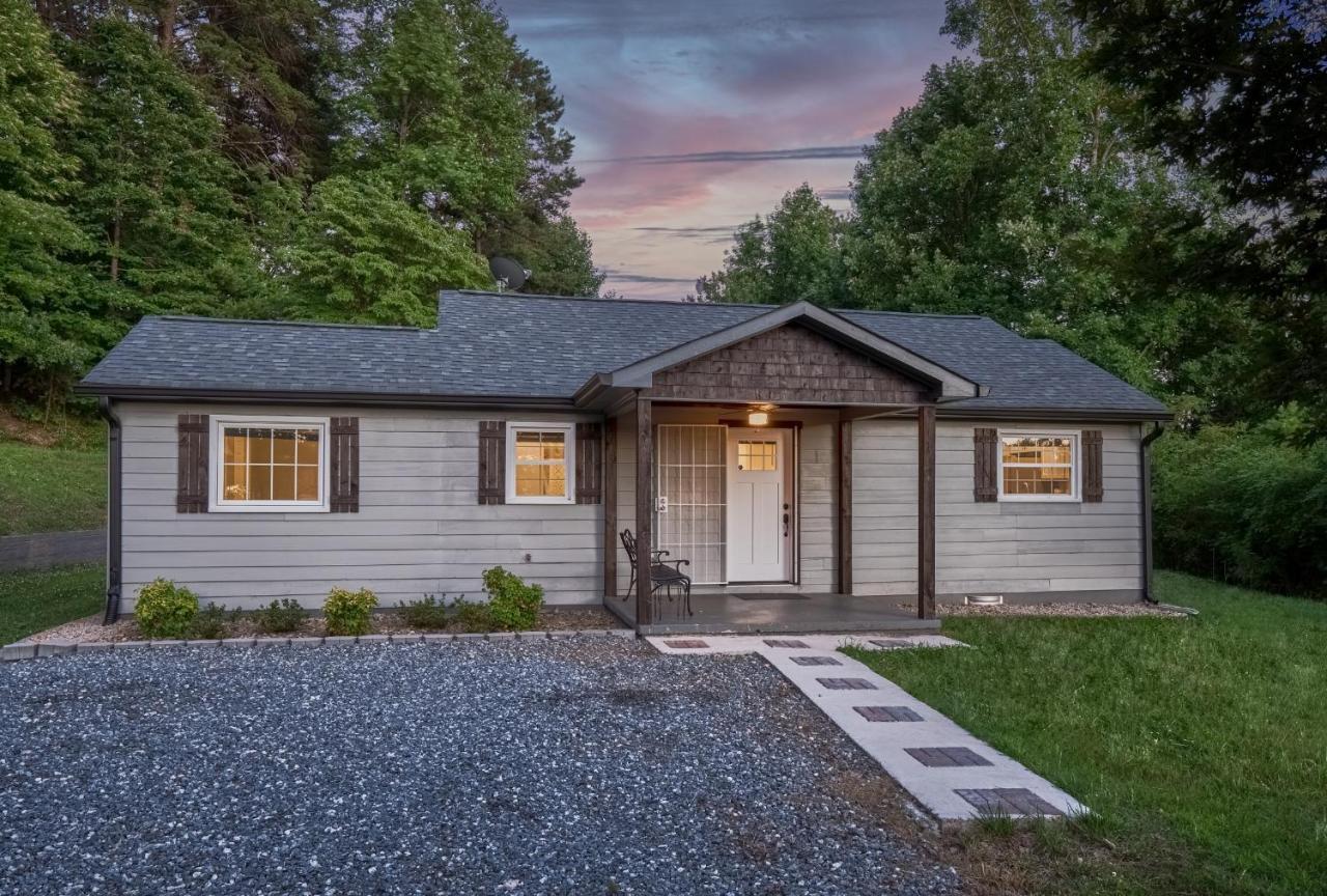 Private Peaceful House Near Lure Chimney Rock Holiday home *